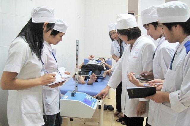 Hồ sơ và thủ tục xin giảm học phí ngành Điều dưỡng