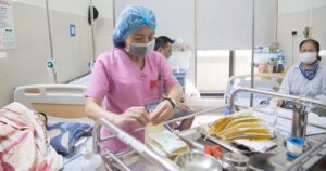 Hộ sinh hạng III lương bao nhiêu?